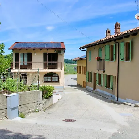 In Casetta Дом отдыха Монфорте-д'Альба