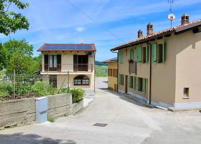In Casetta Feriehus Monforte D'Alba